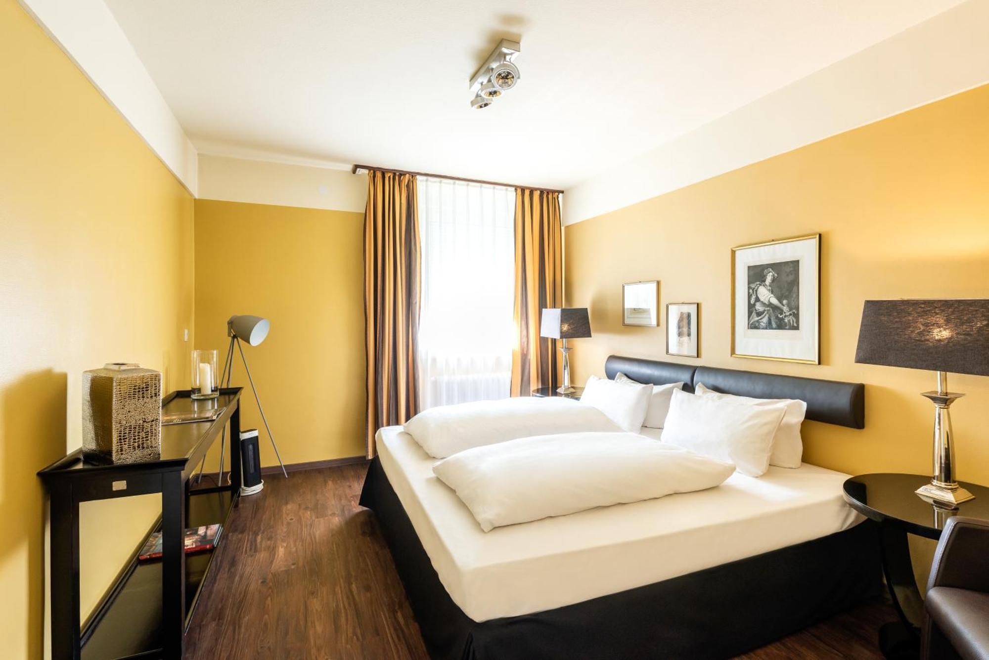 Hotel Wuerzburger Hof **** Екстер'єр фото