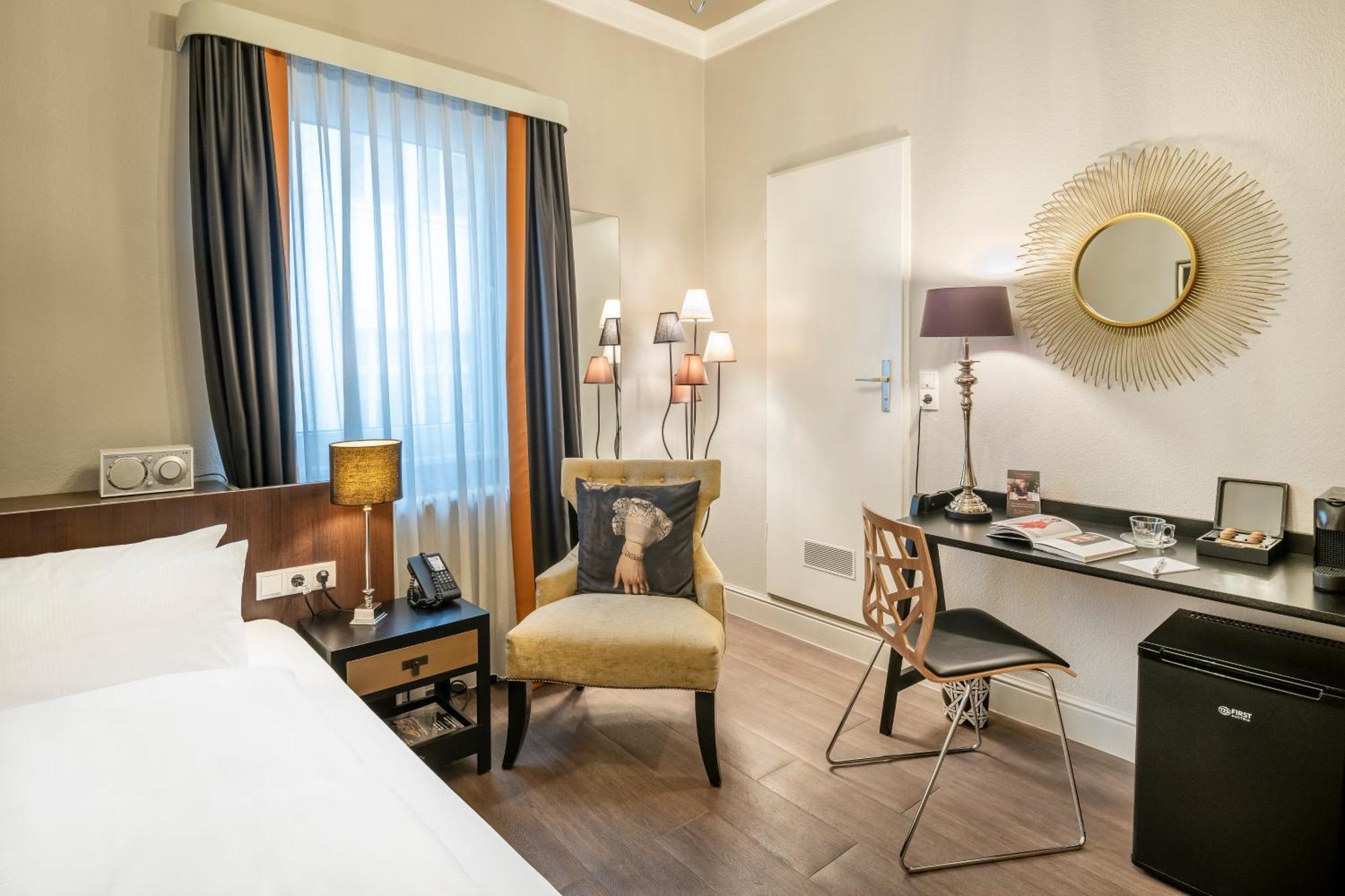Hotel Wuerzburger Hof **** Екстер'єр фото